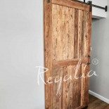 drewniane-drzwi-przesuwne-ze-starych-desek