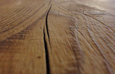 stare drewno ręcznie rżnięte stare belki